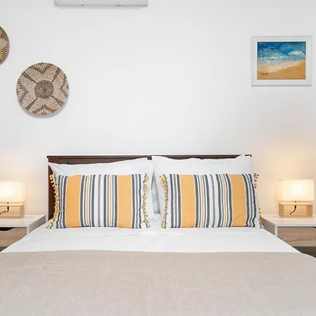 Spitaki 2 Bdr Apartment With Pool And Close Proximity To Beach Paralimni Exterior photo