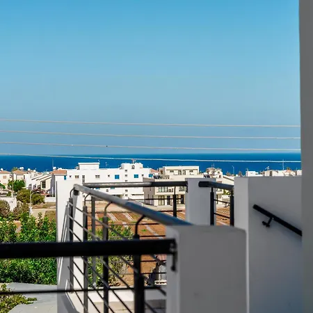 Spitaki 2 Bdr Apartment With Pool And Close Proximity To Beach Paralimni Exterior photo