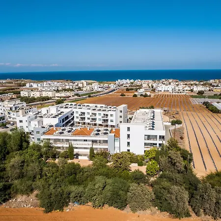 Spitaki 2 Bdr Apartment With Pool And Close Proximity To Beach Paralimni Exterior photo