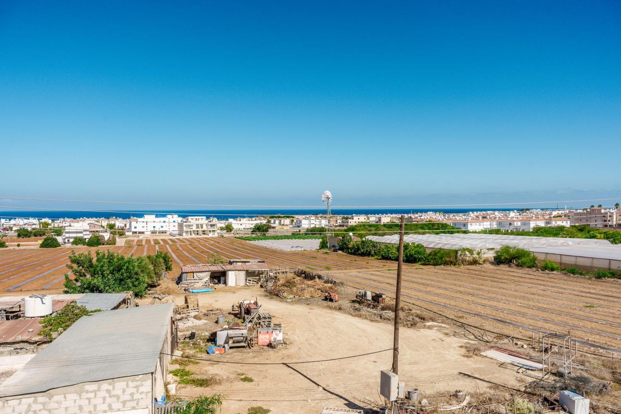 Spitaki 2 Bdr With Pool And Close Proximity To Paralimni
