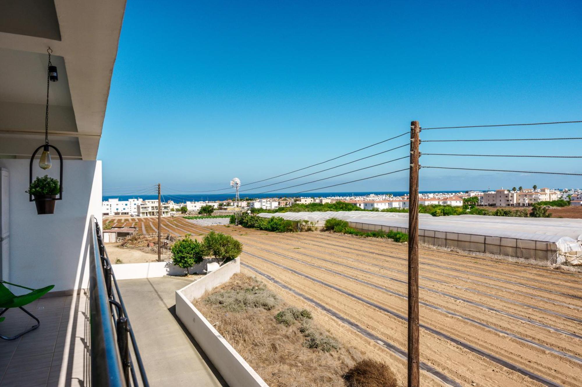 Spitaki 2 Bdr With Pool And Close Proximity To Apartment Paralimni