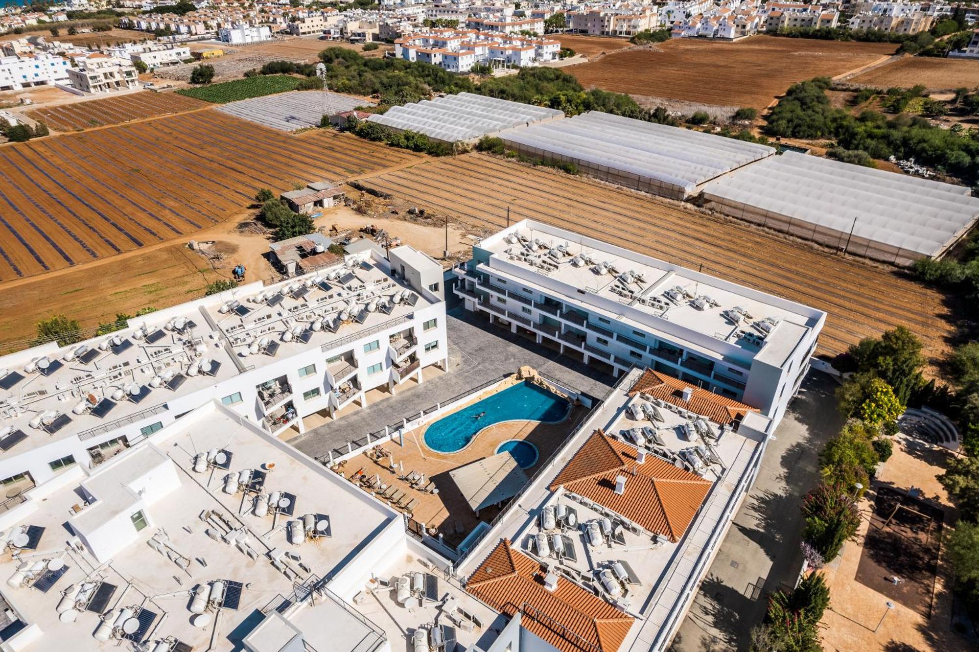 Spitaki 2 Bdr With Pool And Close Proximity To * Paralimni