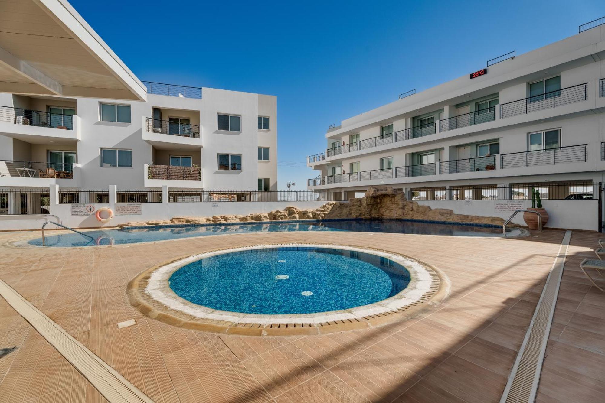 Spitaki 2 Bdr With Pool And Close Proximity To * Paralimni