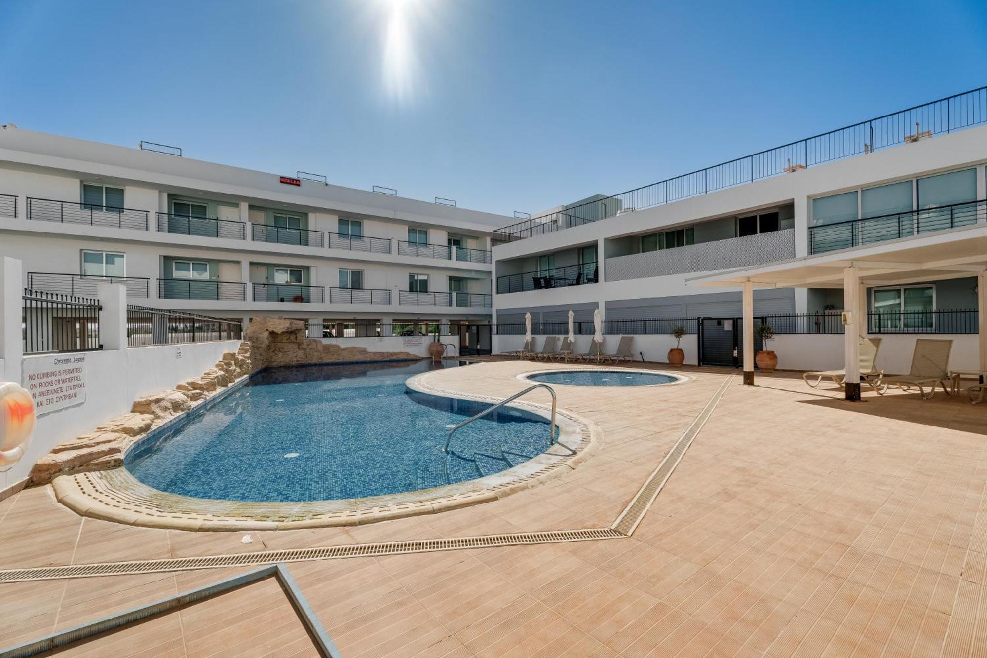 Spitaki 2 Bdr With Pool And Close Proximity To * Paralimni